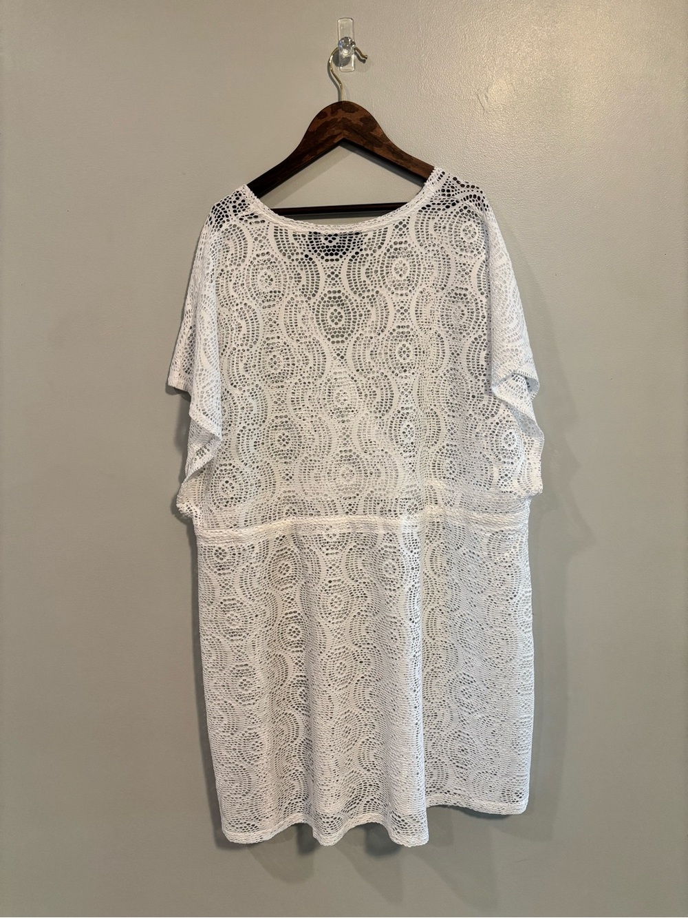 D & Co Beach White Crochet V-Neck Swim Coverup with Drawstring - Picture 2 of 3